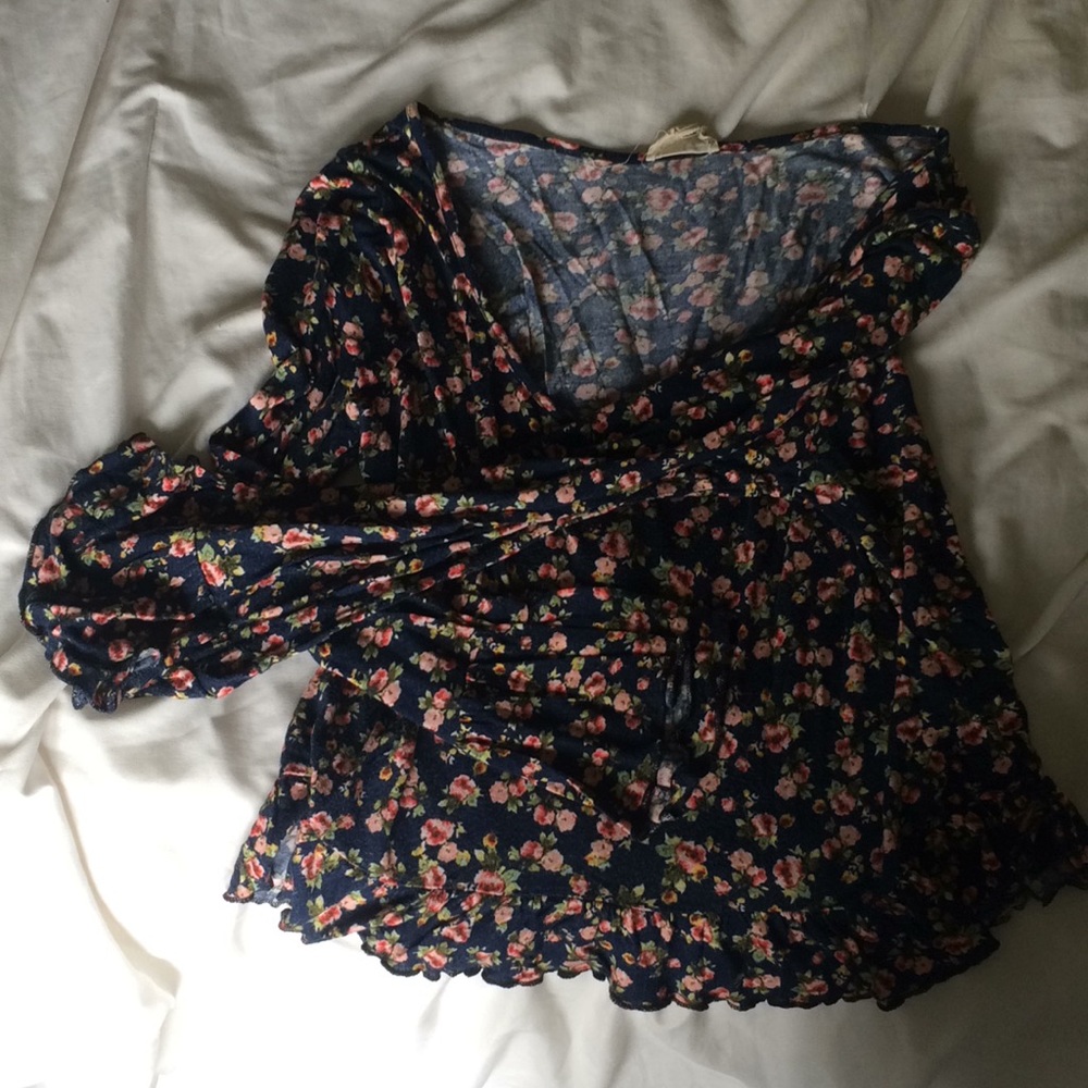 Peplum floral shirt (cropped)